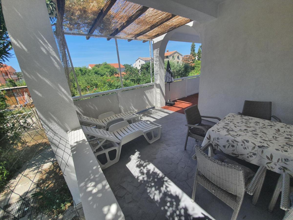 6 M, 50 M Do Plaze Apartment Barbat na Rabu Exterior foto