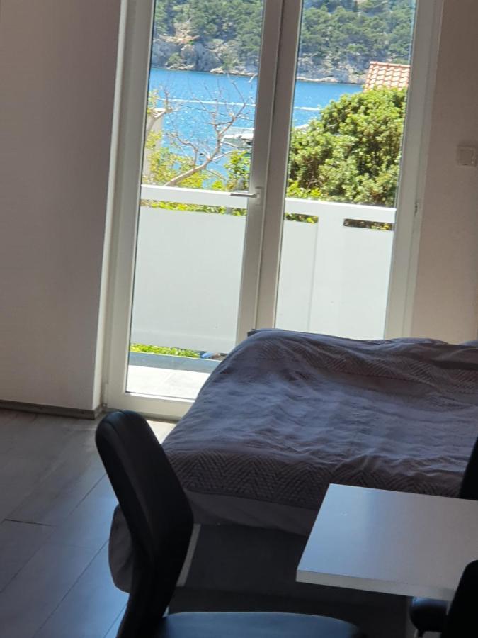 6 M, 50 M Do Plaze Apartment Barbat na Rabu Exterior foto