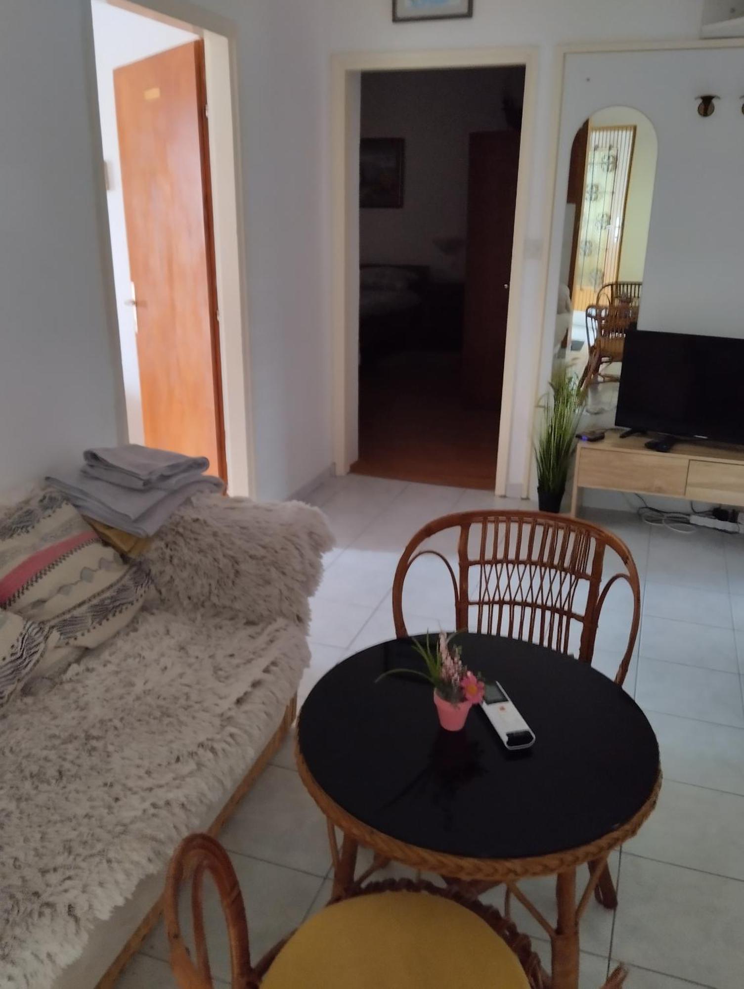 6 M, 50 M Do Plaze Apartment Barbat na Rabu Exterior foto