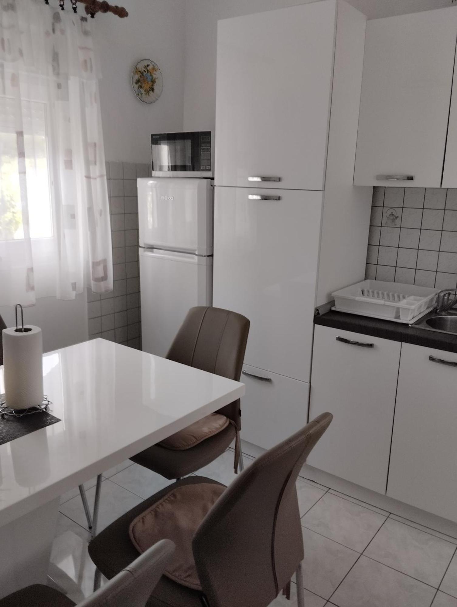 6 M, 50 M Do Plaze Apartment Barbat na Rabu Exterior foto